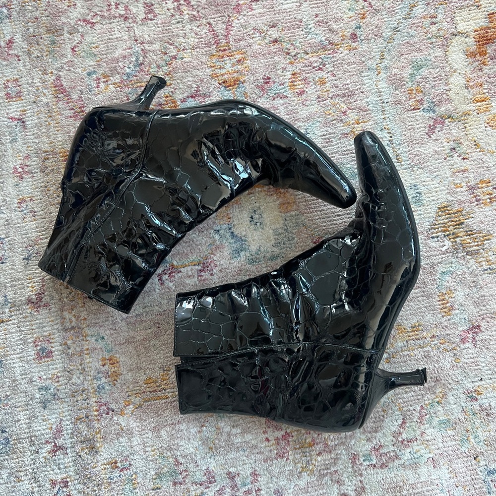 Vintage Stuart Weitzman Kitten Heel Boots